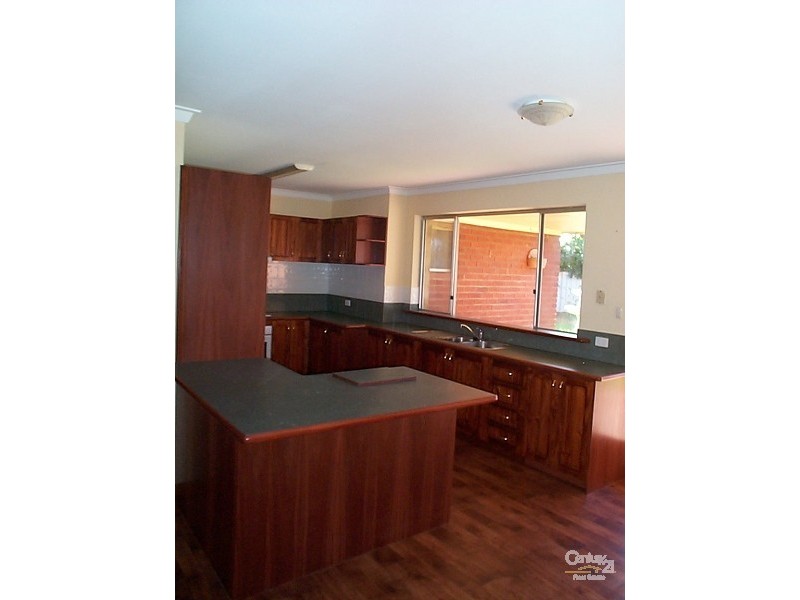 4 Dodd Place, Warnbro WA 6169