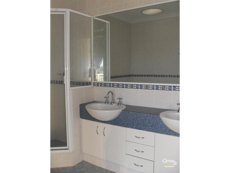 3/2  Albenga Place, Secret Harbour WA 6173