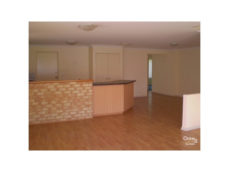 23 Ritchie Drive, Rockingham WA 6168
