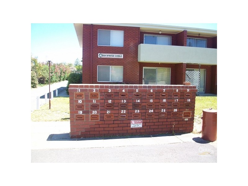 25/4 Minchinson Street, Shoalwater WA 6169