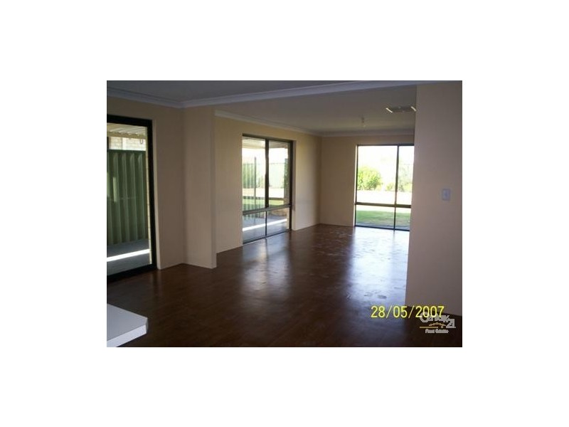 19 Brussels Cuircuit, Port Kennedy WA 6172