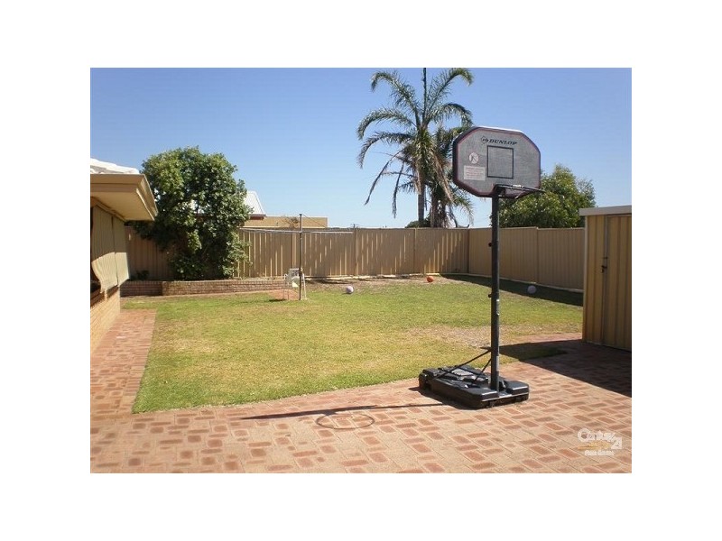 46 Waikiki Road, Safety Bay WA 6169