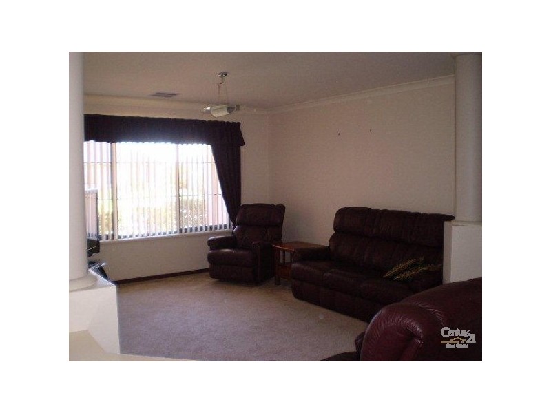 11 Ambleside Parade, Waikiki WA 6169