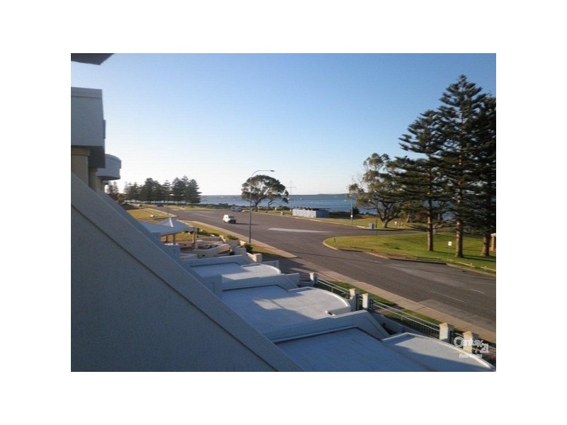 9/47 The Esplanade, Rockingham WA 6168