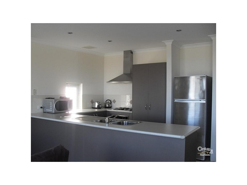 1/191 Rockingham Beach Road, Rockingham WA 6168