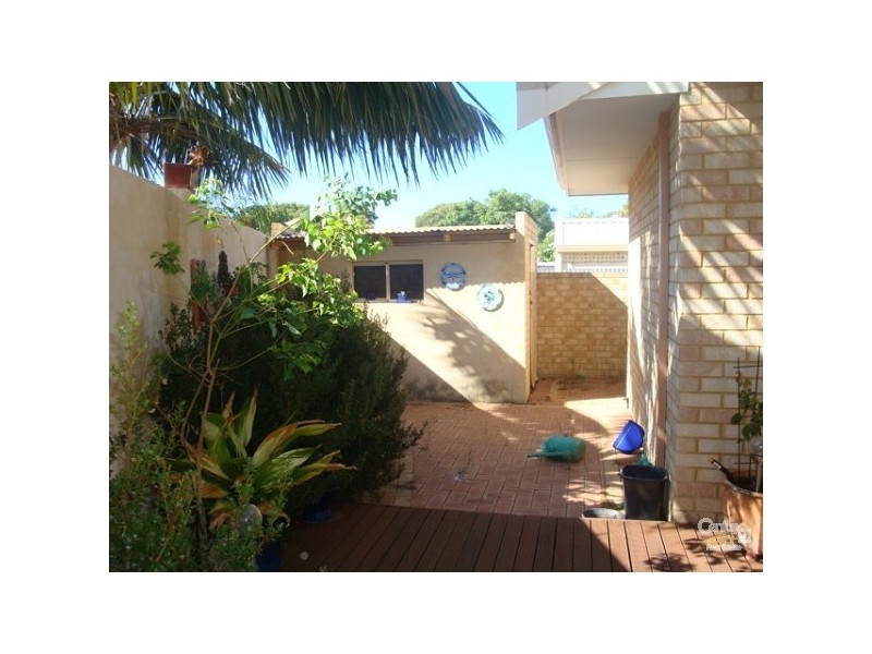 4 Fisher Street, Rockingham WA 6168