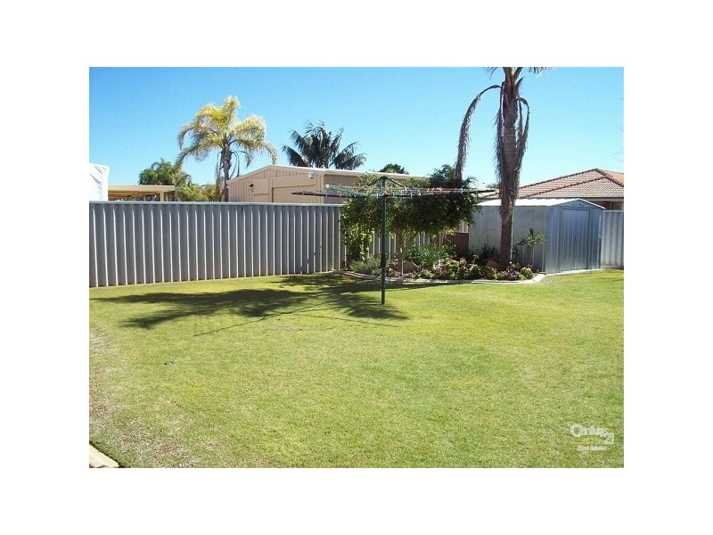 100 The Avenue, Warnbro WA 6169