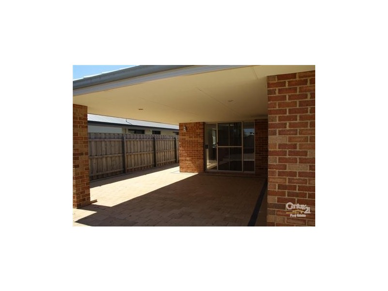46 Ritchie Drive, Rockingham WA 6168