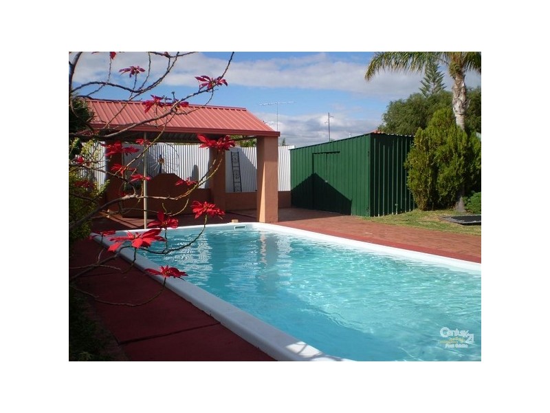 8 Ledger Street, Warnbro WA 6169