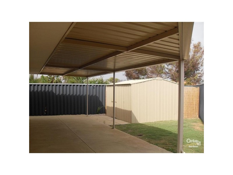 68 Gnangarra Drive, Waikiki WA 6169