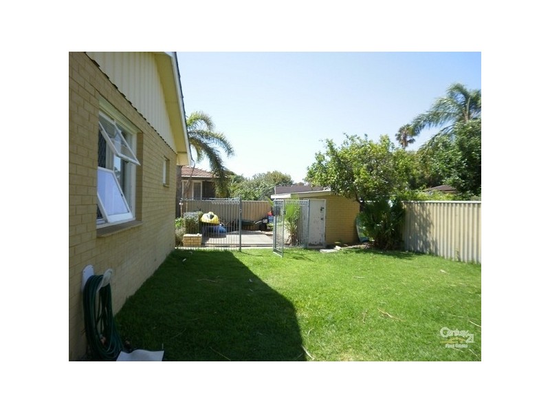 10 Leo Place, Rockingham WA 6168