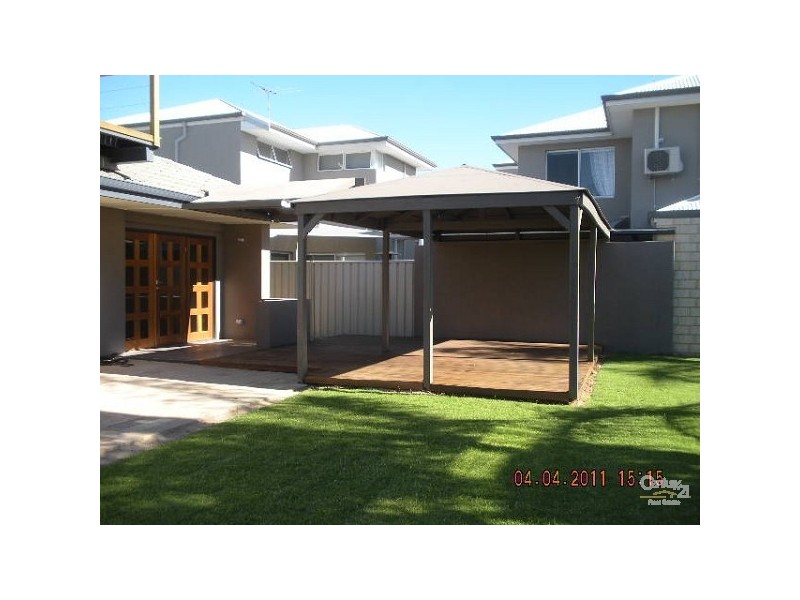 196 Kent Street, Rockingham WA 6168