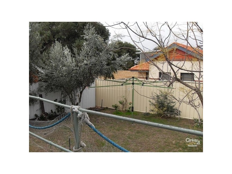 16 Carlisle Street, Shoalwater WA 6169