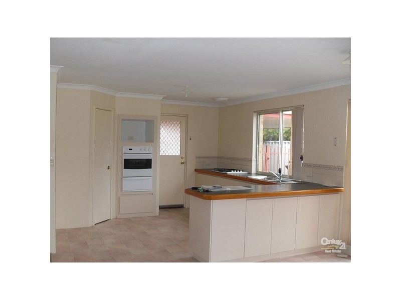 61 Montebourg Meander, Port Kennedy WA 6172