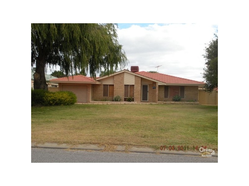 17 Leeuwin Parade, Rockingham WA 6168