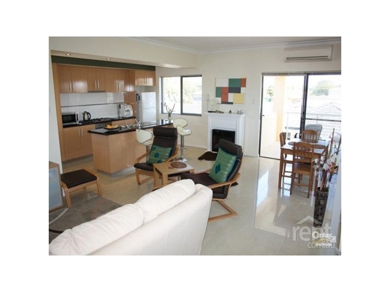 4/138 Lewington Street, Rockingham WA 6168