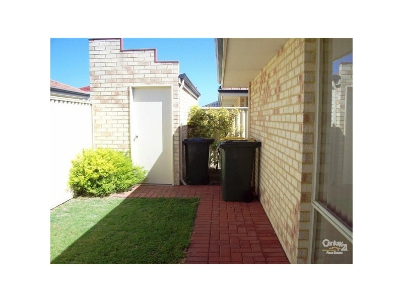 9 LaGuardia Loop, Port Kennedy WA 6172