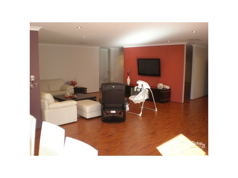13 Ambleside Parade, Waikiki WA 6169