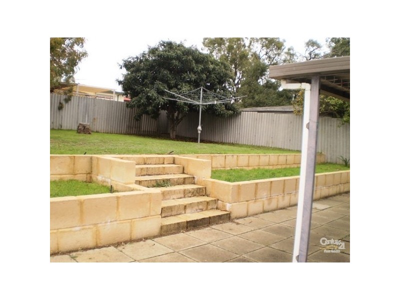 22 Cimbor Way, Parmelia WA 6167