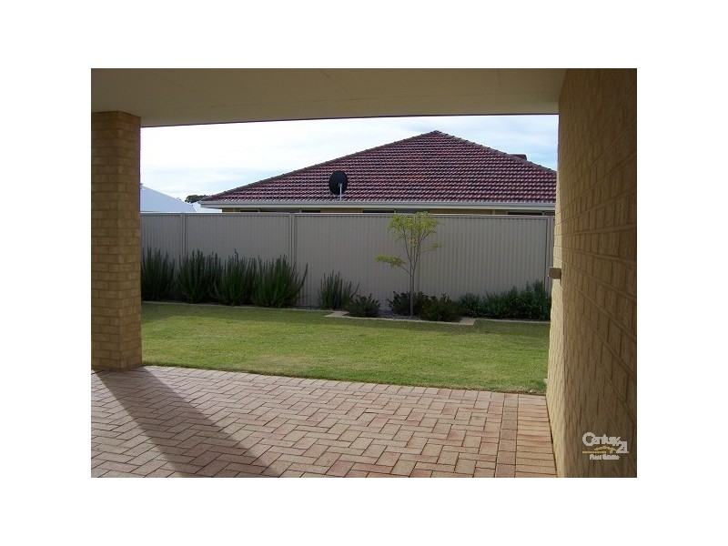 142 Harrington Waters Drive, Waikiki WA 6169