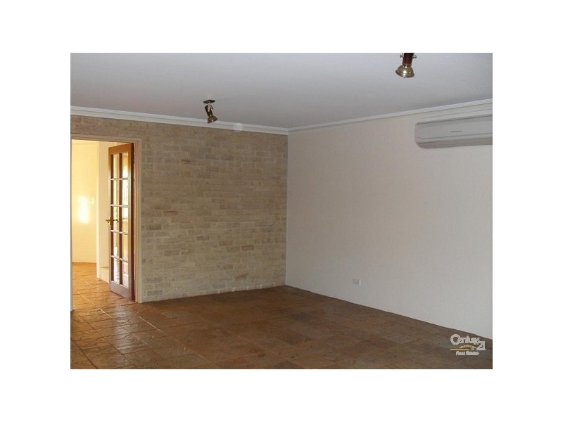 25 Shelton Street, Waikiki WA 6169