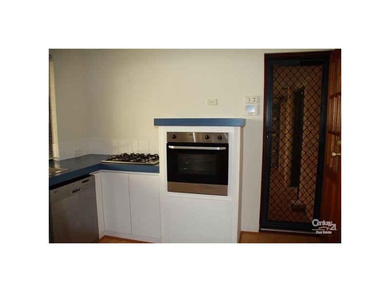 15 Dunlowe Loop, Warnbro WA 6169
