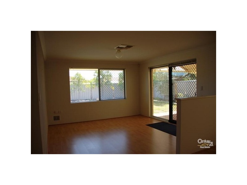15 Dunlowe Loop, Warnbro WA 6169