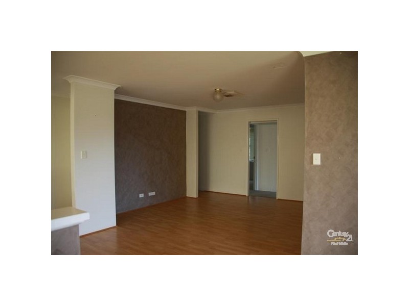 15 Dunlowe Loop, Warnbro WA 6169