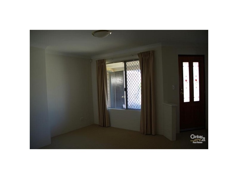 15 Dunlowe Loop, Warnbro WA 6169