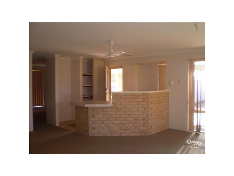 10 Narbonne Gardens, Port Kennedy WA 6172