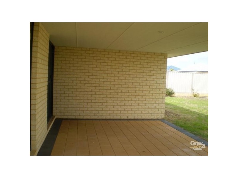 10 Jaubert Avenue, Secret Harbour WA 6173