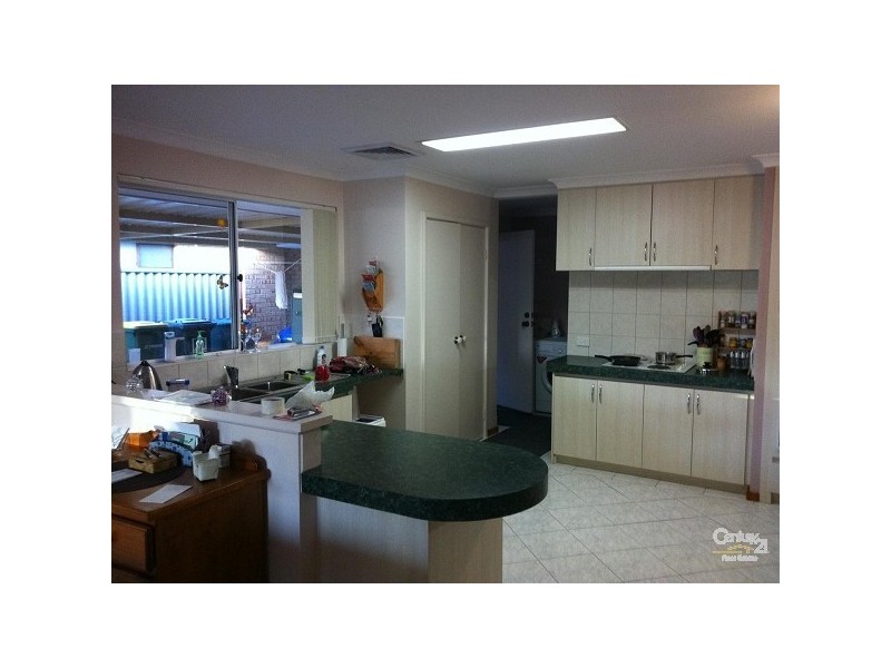 11 Bonnydoon Court, Cooloongup WA 6168