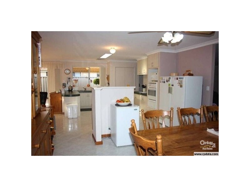 11 Bonnydoon Court, Cooloongup WA 6168