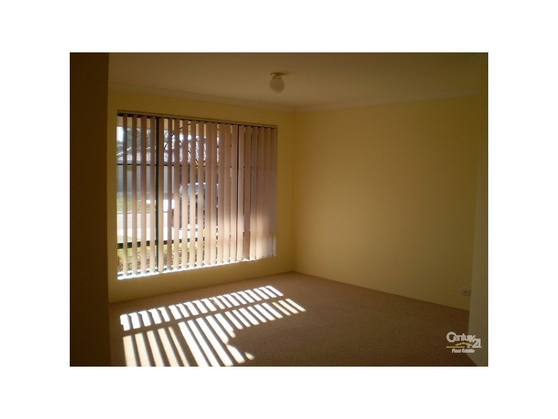 18 Silvertop Circle, Warnbro WA 6169