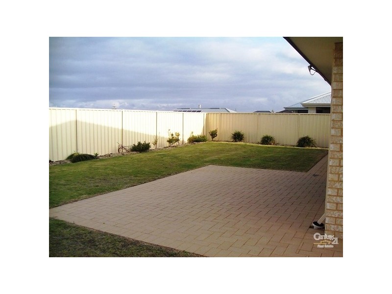 9 Cronulla Road, Secret Harbour WA 6173