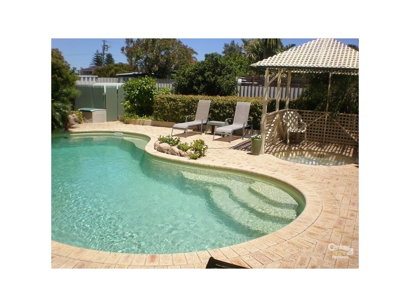 17 Hurst Place, Safety Bay WA 6169