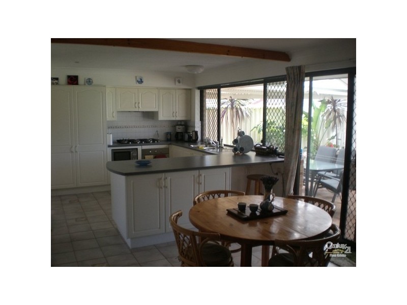 17 Hurst Place, Safety Bay WA 6169