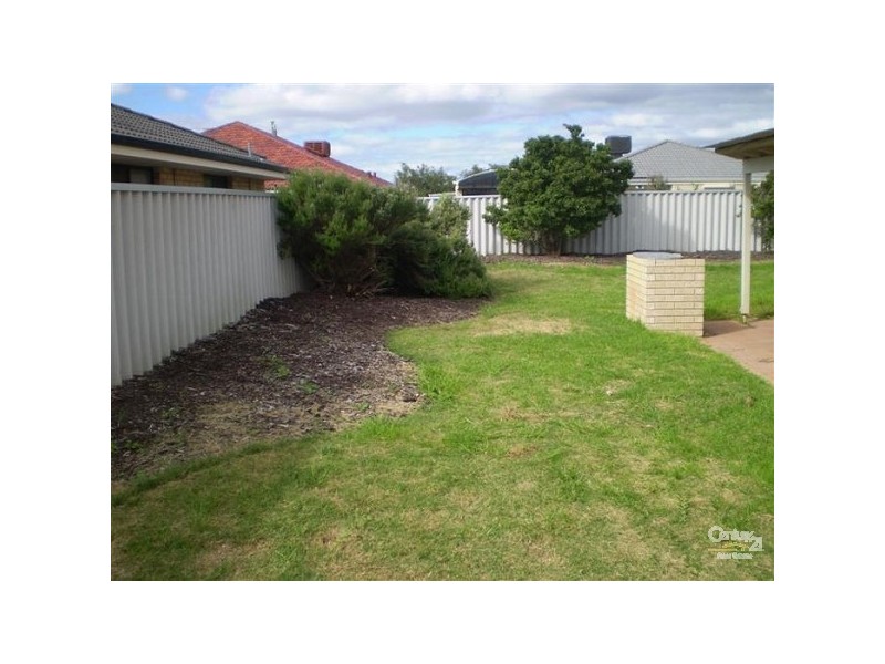 28 Morfontaine Parade, Port Kennedy WA 6172