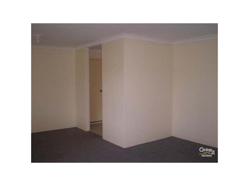 8 Madge Way, Leda WA 6170