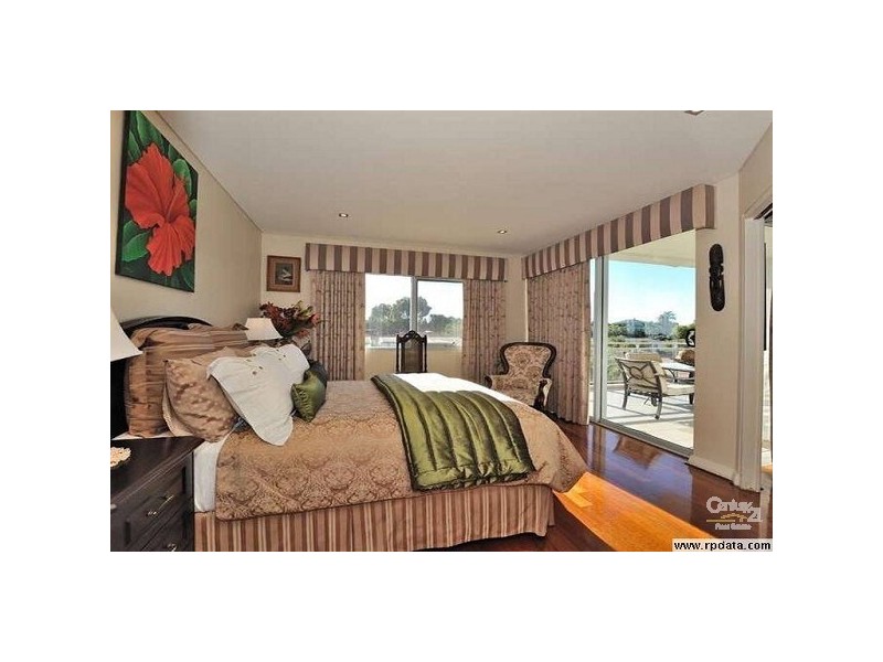 1/61 Rockingham Beach Road, Rockingham WA 6168