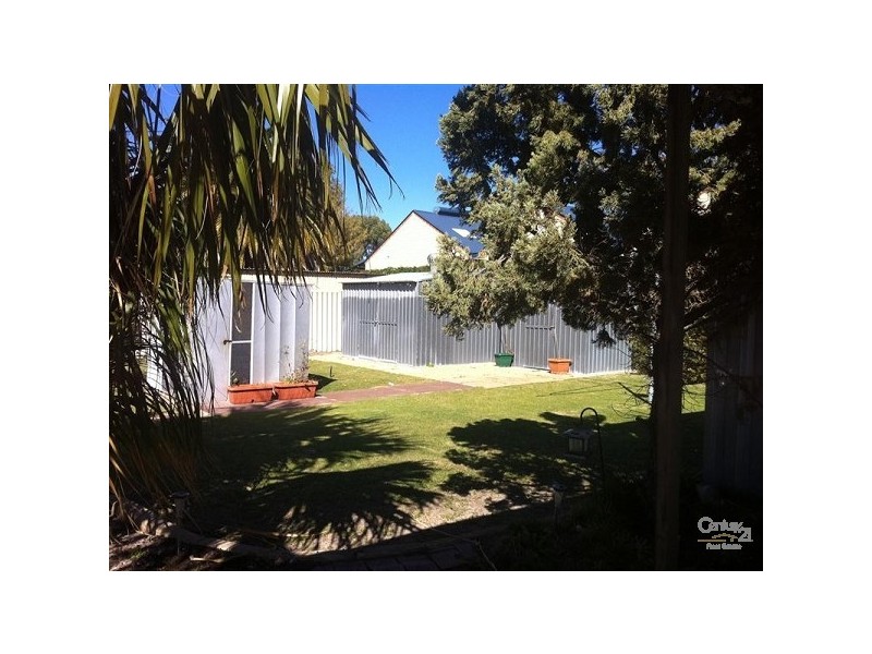 13 Leeder Street, Safety Bay WA 6169