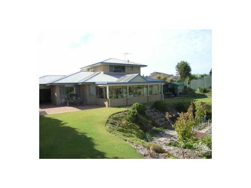 25 Shelton Street, Waikiki WA 6169