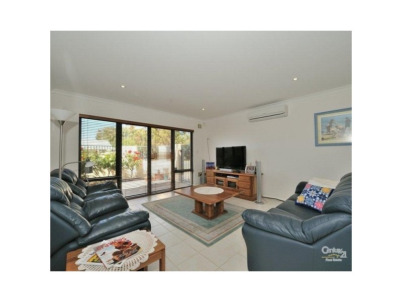 1/20 Harrison Street, Rockingham WA 6168