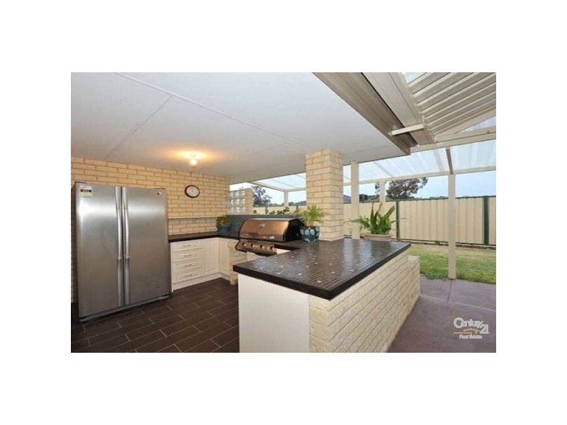 40 Pepperell Crescent, Leda WA 6170