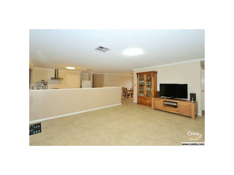 40 Pepperell Crescent, Leda WA 6170