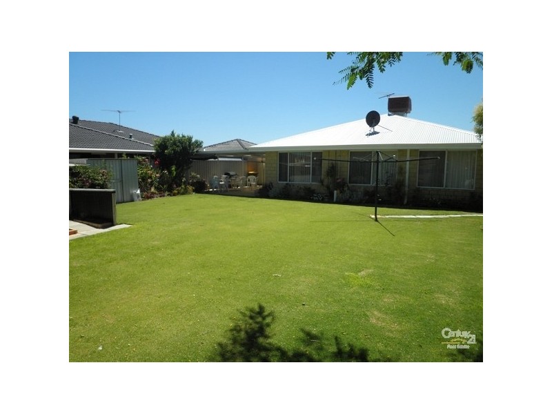 2A Lindeman Court, Waikiki WA 6169