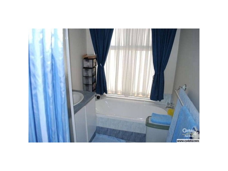 2A Lindeman Court, Waikiki WA 6169