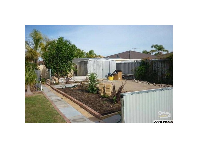 2A Lindeman Court, Waikiki WA 6169