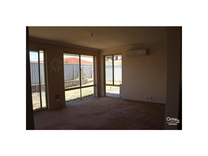 16 Hood Court, Port Kennedy WA 6172