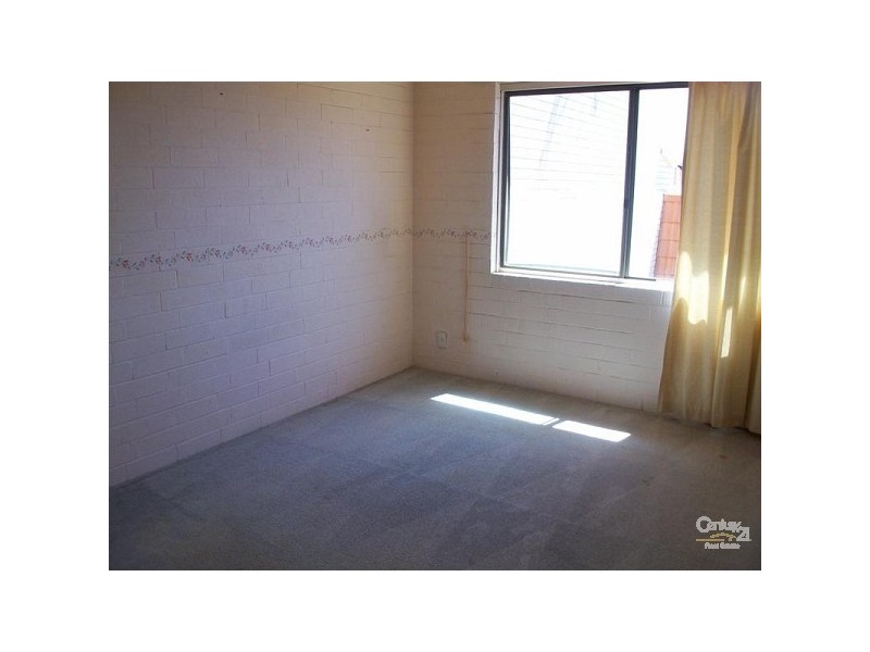 18/13 Merope Close, Rockingham WA 6168